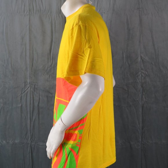 Seven Eleven Staff Shirt - Slurpee - Slurpee Side Graphic - Men's Large - Picture 4 of 7